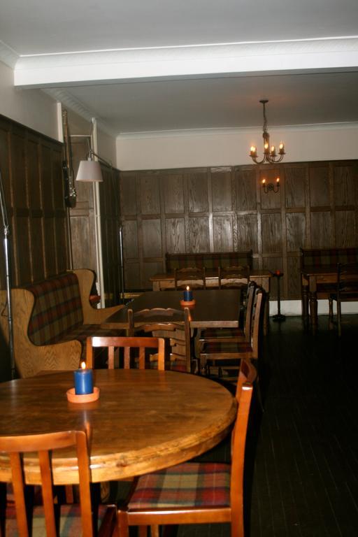 The Weem Inn Aberfeldy Exteriör bild