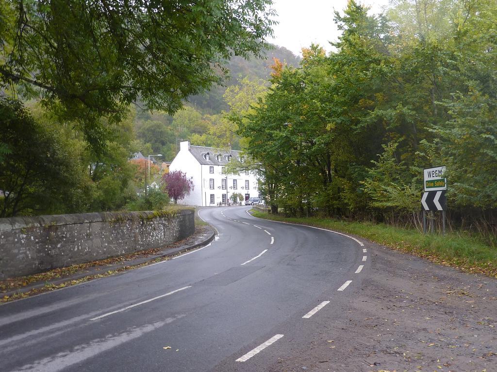The Weem Inn Aberfeldy Exteriör bild