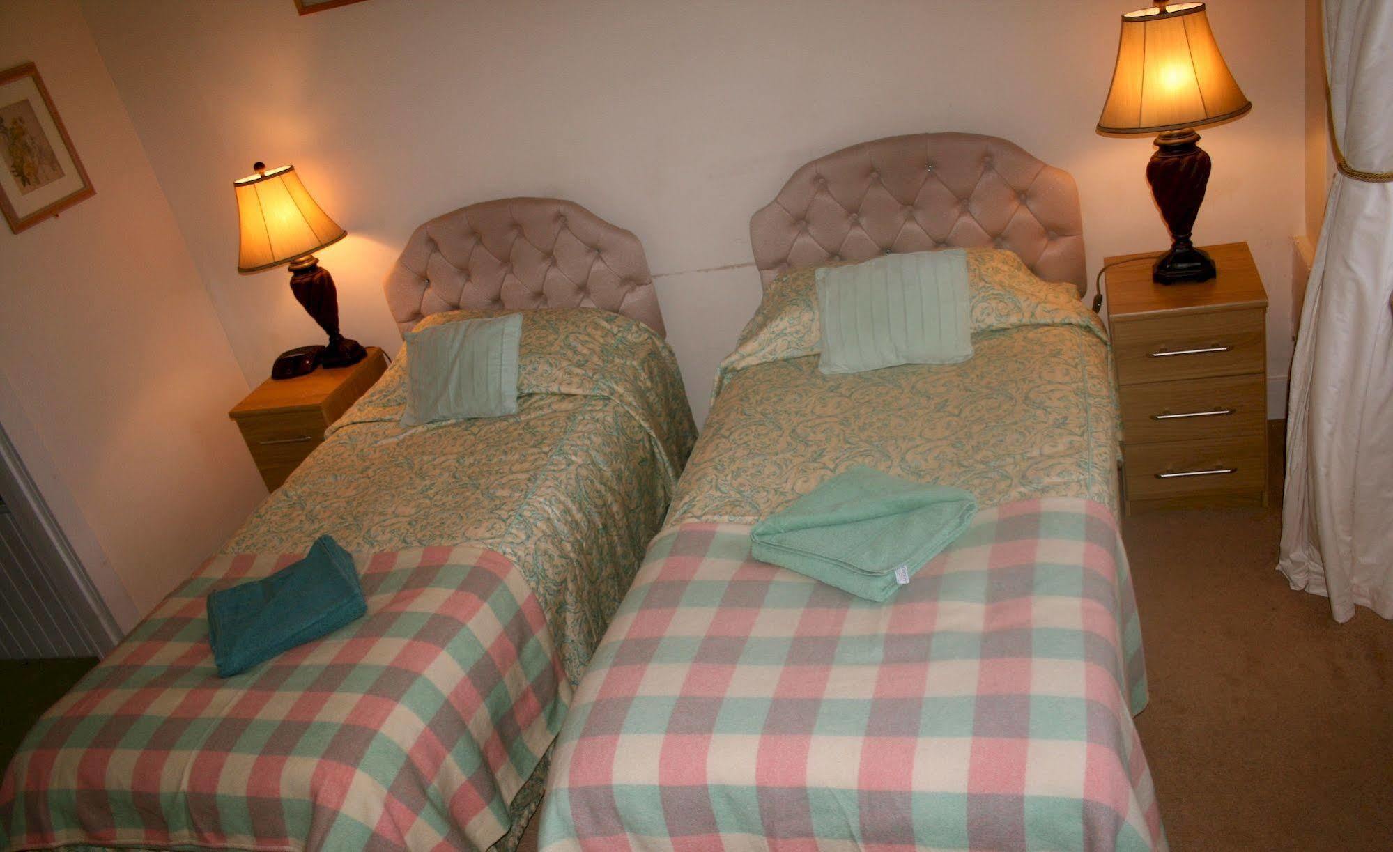 The Weem Inn Aberfeldy Exteriör bild