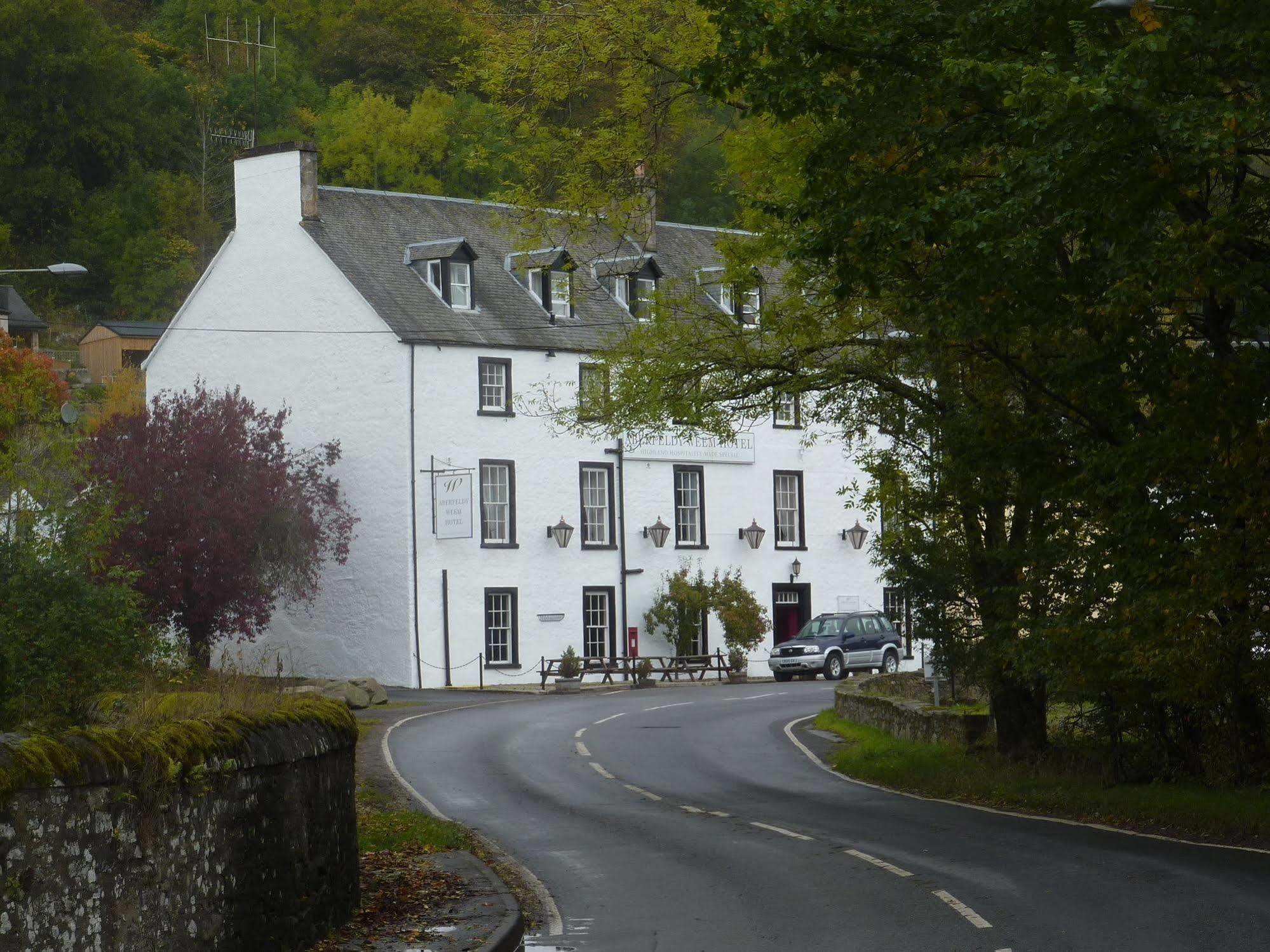 The Weem Inn Aberfeldy Exteriör bild