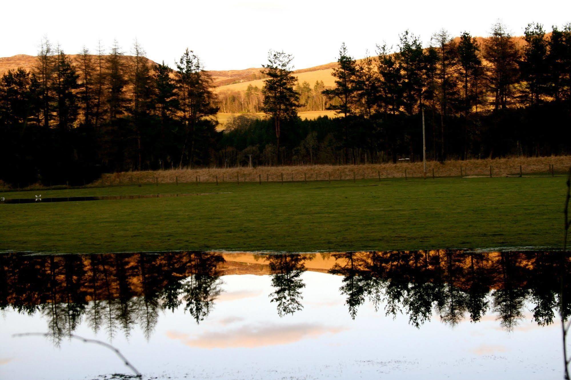 The Weem Inn Aberfeldy Exteriör bild